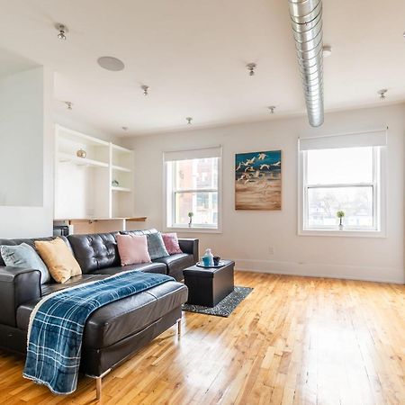 Modern 2 Bedroom Condo - Heart Of Leslieville Toronto Extérieur photo
