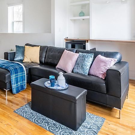 Modern 2 Bedroom Condo - Heart Of Leslieville Toronto Extérieur photo