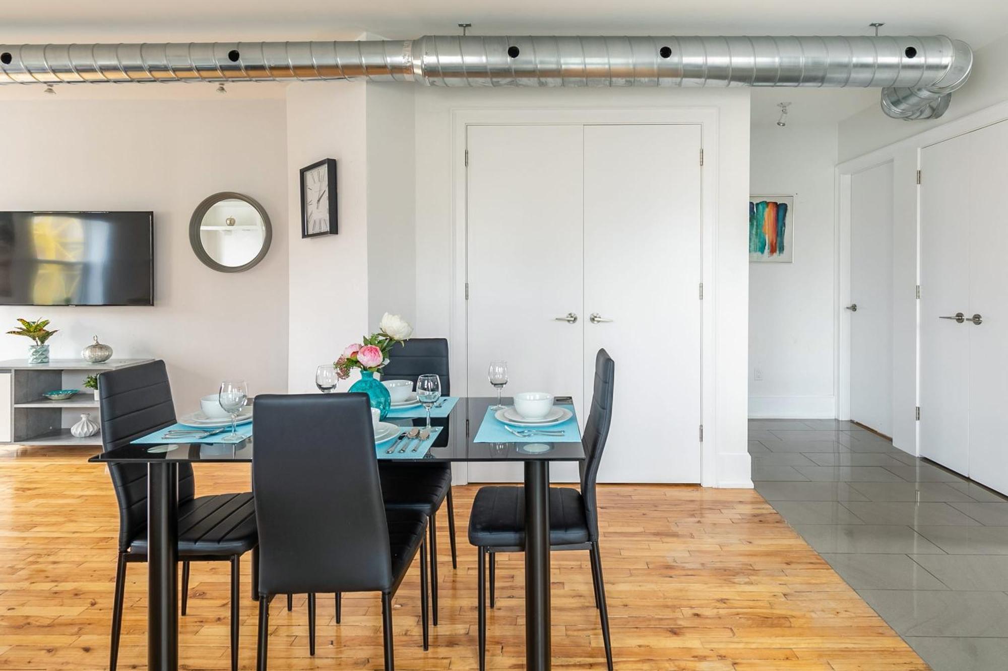 Modern 2 Bedroom Condo - Heart Of Leslieville Toronto Extérieur photo